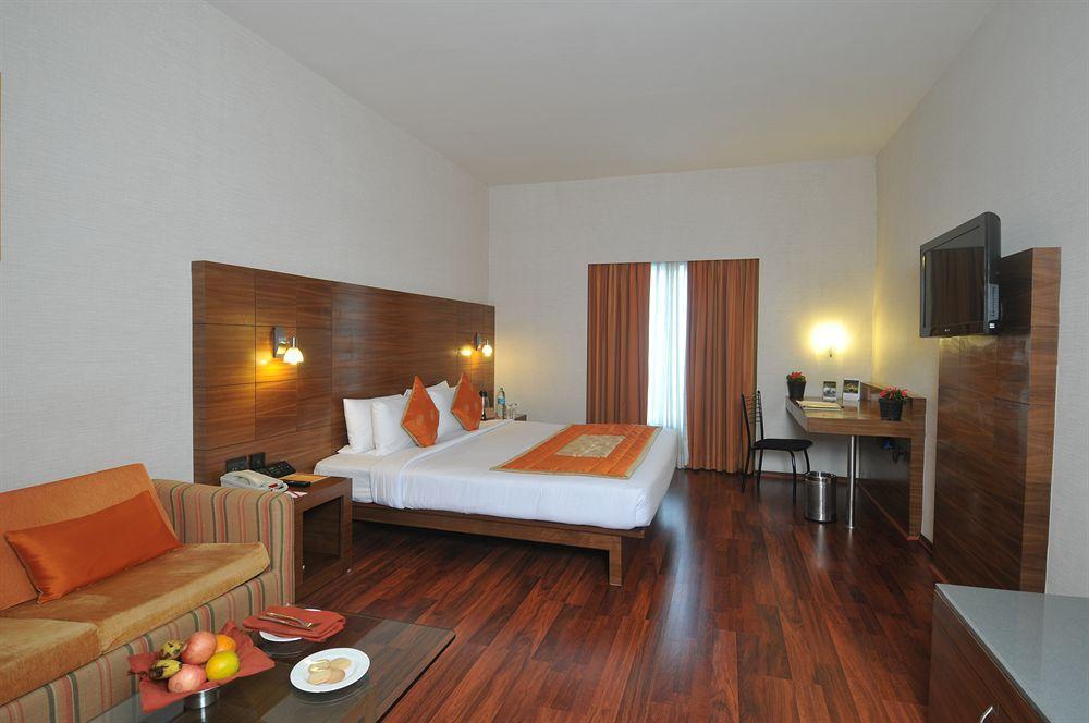 Vits Hotel Pune Eksteriør billede