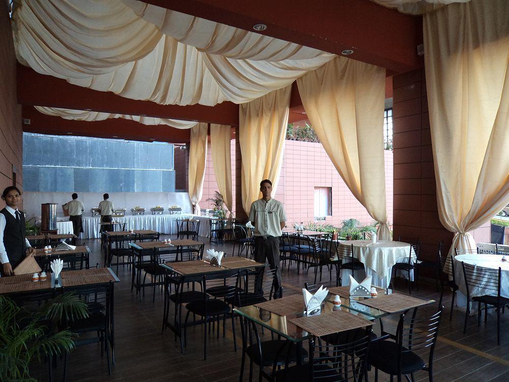 Vits Hotel Pune Eksteriør billede