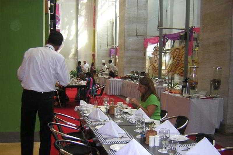 Vits Hotel Pune Restaurant billede