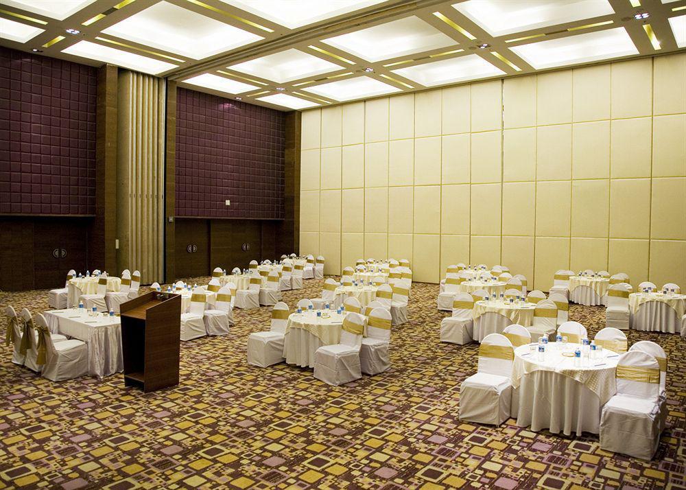 Vits Hotel Pune Restaurant billede